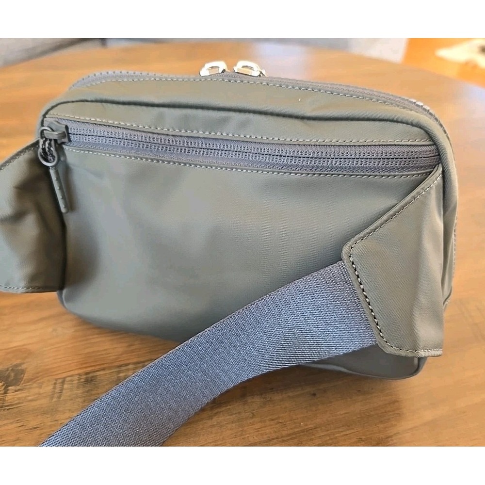 Lululemon Everywhere Adjustable Belt Bag 1L NWOT ONE SIZE Double Zip Top Gray - Picture 6 of 11